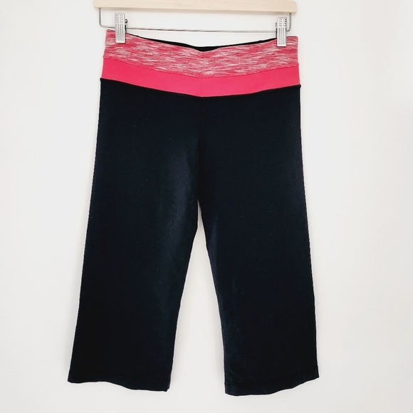 Lululemon Black with Red Space Waistband Groove Crop Straight Leg Pants - Picture 1 of 6